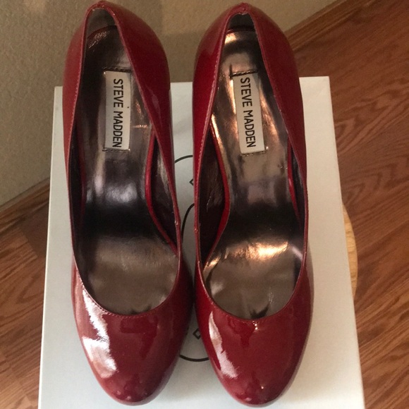 Steve Maddens- red high heels pumps - Picture 4 of 6